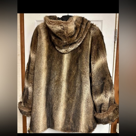 Cassini faux fur vegan jacket coat. Extra large. Hooded and lined - Picture 3 of 5